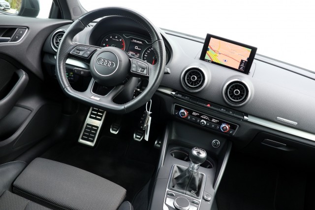 AUDI A3 Sportback 1.5 TFSI Sport S-Line Edition - 150 pk, Autobedrijf Ploemen Meerssen BV, Meerssen
