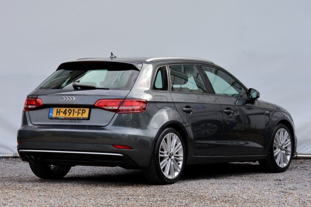 AUDI A3 Sportback 1.5 TFSI Sport S-Line Edition - 150 pk, Autobedrijf Ploemen Meerssen BV, Meerssen