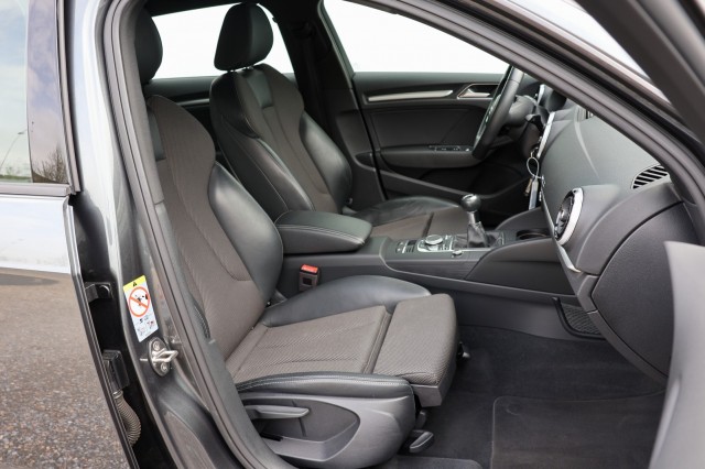 AUDI A3 Sportback 1.5 TFSI Sport S-Line Edition - 150 pk, Autobedrijf Ploemen Meerssen BV, Meerssen