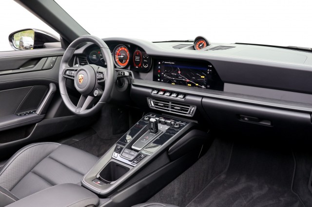 PORSCHE 911 Cabrio 3.0 Carrera 4 GTS - 480 pk, Autobedrijf Ploemen Meerssen BV, Meerssen