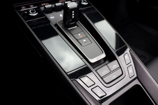 PORSCHE 911 Cabrio 3.0 Carrera 4 GTS - 480 pk, Autobedrijf Ploemen Meerssen BV, Meerssen