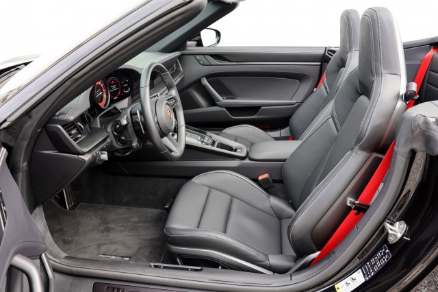 PORSCHE 911 Cabrio 3.0 Carrera 4 GTS - 480 pk, Autobedrijf Ploemen Meerssen BV, Meerssen