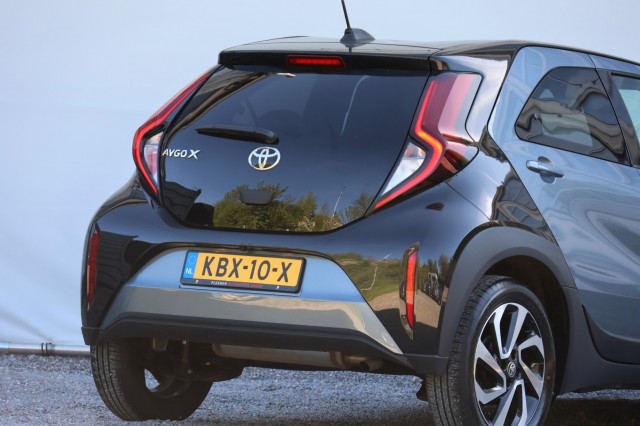 TOYOTA AYGO X 1.0 VVT-i MT Pulse - 72 pk **Bi-tone / Camera / Carplay , Autobedrijf Ploemen Meerssen BV, Meerssen