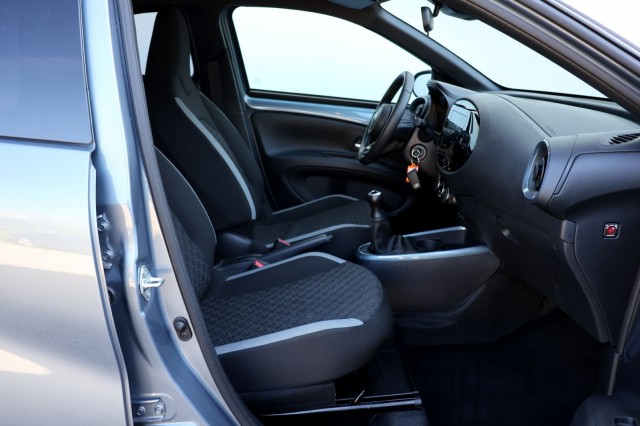 TOYOTA AYGO X 1.0 VVT-i MT Pulse - 72 pk **Bi-tone / Camera / Carplay , Autobedrijf Ploemen Meerssen BV, Meerssen