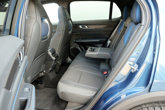 LYNK EN CO 01 1.5 Plug-in Hybrid - 261 pk **Donkere hemel / Pano / 360 camera, Autobedrijf Ploemen Meerssen BV, Meerssen