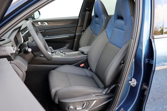 LYNK EN CO 01 1.5 Plug-in Hybrid - 261 pk **Donkere hemel / Pano / 360 camera, Autobedrijf Ploemen Meerssen BV, Meerssen