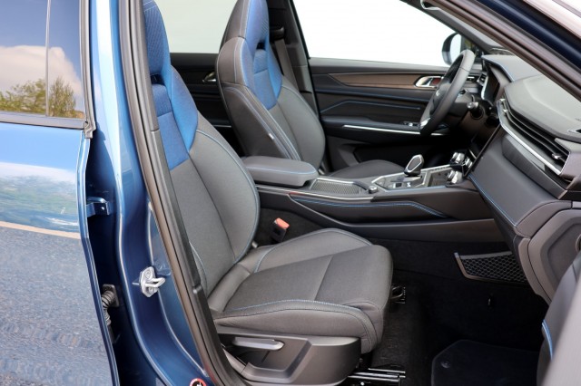 LYNK EN CO 01 1.5 Plug-in Hybrid - 261 pk **Donkere hemel / Pano / 360 camera, Autobedrijf Ploemen Meerssen BV, Meerssen