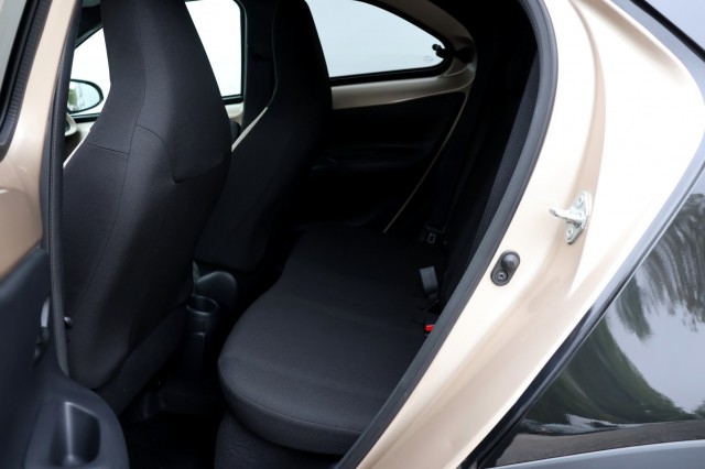 TOYOTA AYGO X 1.0 VVT-I MT PULSE, Autobedrijf Ploemen Meerssen BV, Meerssen