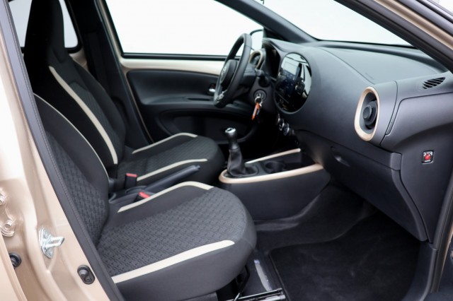 TOYOTA AYGO X 1.0 VVT-I MT PULSE, Autobedrijf Ploemen Meerssen BV, Meerssen