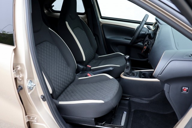 TOYOTA AYGO X 1.0 VVT-I MT PULSE, Autobedrijf Ploemen Meerssen BV, Meerssen