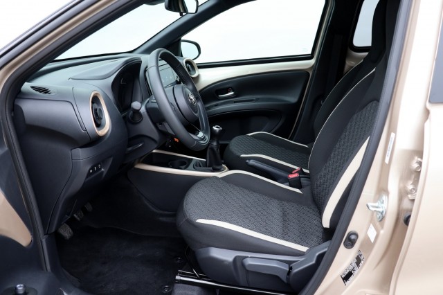 TOYOTA AYGO X 1.0 VVT-I MT PULSE, Autobedrijf Ploemen Meerssen BV, Meerssen