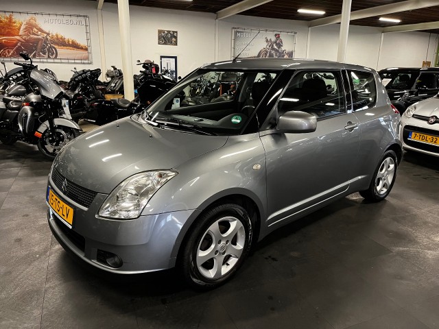 SUZUKI SWIFT 1.3 EXCLUSIVE AUTOMAAT *AIRCO*, Auto Schloesser B.V., Hoensbroek