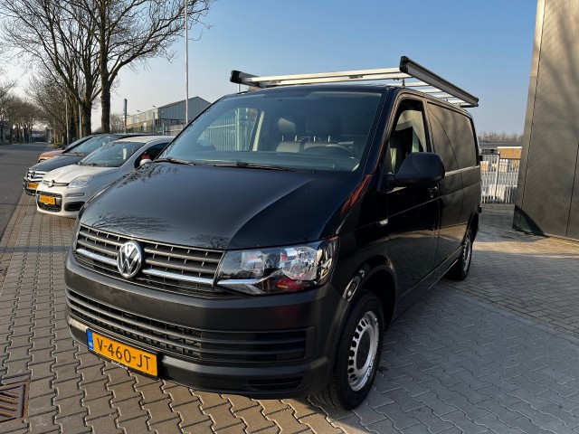 VOLKSWAGEN TRANSPORTER 2.0 TDI L1H1 TRENDLINE 3-ZITS *AIRCO - LEDER - TREKHAAK*, Auto Schloesser B.V., Hoensbroek