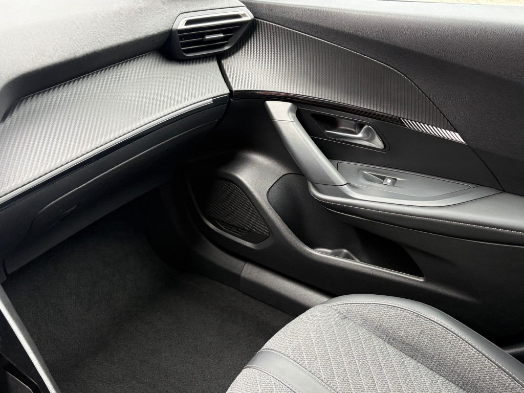 PEUGEOT, 2008