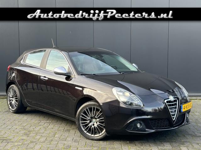 ALFA ROMEO GIULIETTA 1.4T Automaat Leder Navi Cruise PDC Afn.tekhaak, Autobedrijf Peeters, Neer