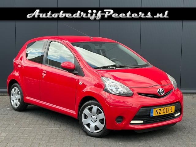 TOYOTA AYGO 1.0 5-Drs Airco 4-seizoensbanden Netjes, Autobedrijf Peeters, Neer
