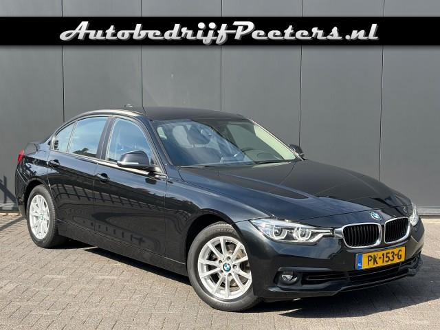 BMW 3-SERIE 318i Aut. 2e eigenaar NL-auto LED Navi Cruise PDC, Autobedrijf Peeters, Neer