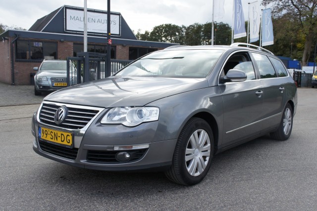 VOLKSWAGEN PASSAT 2.0 TDI HIGHLINE TREKHAAK/LEDER/NAVI, Malden Auto's, Malden