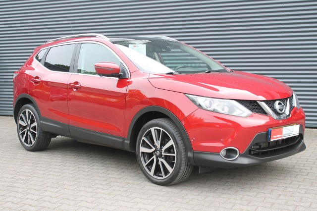 NISSAN QASHQAI 1.2 Tekna Uitv. PANORAMADAK - NAVIGATIE, Paul Wijlens Automobielen, Haaksbergen