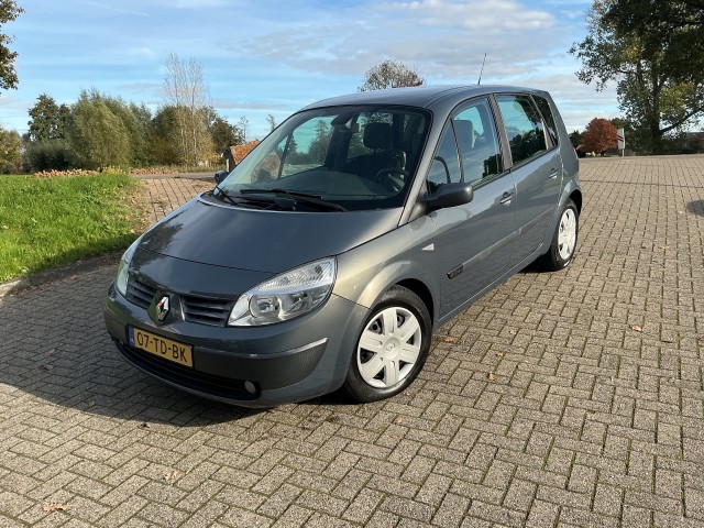 RENAULT SCENIC 2.0-16V DYNAMIQUE, Autobedrijf Grootveld en Ploeg, Overberg