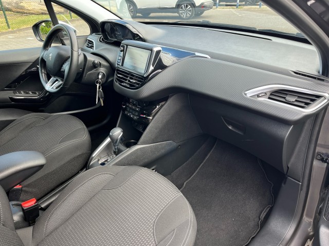 PEUGEOT 208 1.2 ALLURE AUT, NAVI, CRUISE perfecte staat! Mutsers Auto's, 5712 BR Someren
