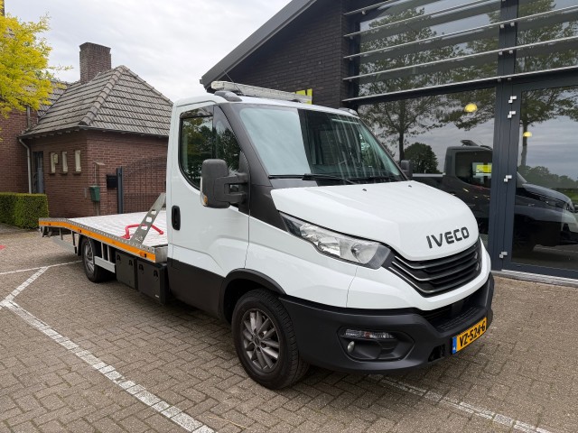 IVECO DAILY CHASSIS CAB oprijwagen auto ambulance, Joosen Auto`s BV, Ulicoten