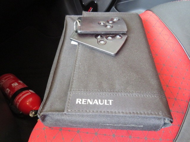 RENAULT CLIO 1.2 16v Autobedrijf Kuiper, 7211 ER Eefde