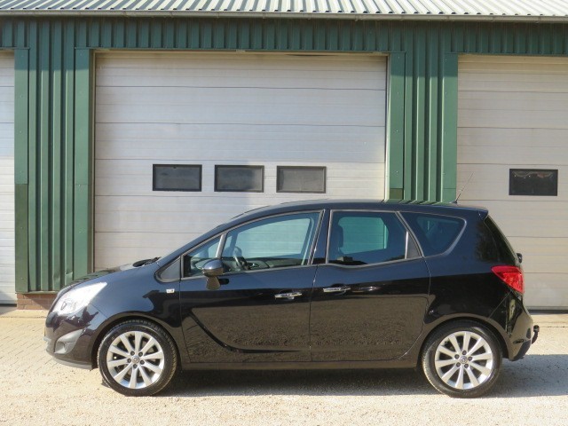 OPEL MERIVA 1.4 TURBO COSMO, Autobedrijf Kuiper, Eefde