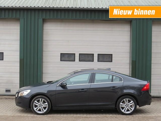 VOLVO S60 1.6 T3 MOMENTUM, Autobedrijf Kuiper, Eefde