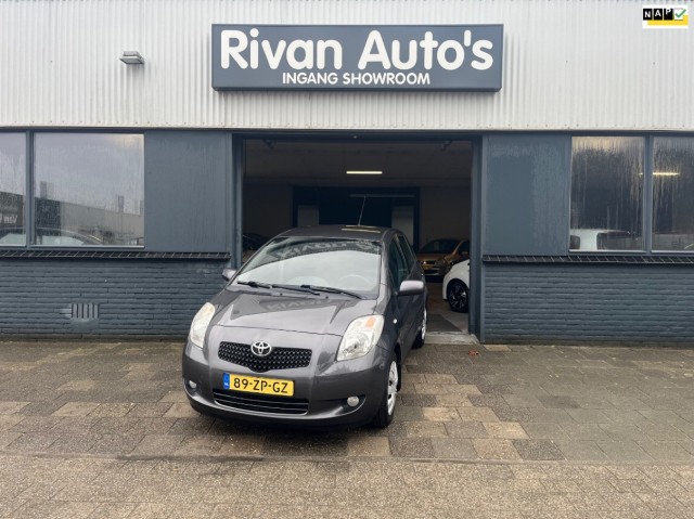 TOYOTA YARIS 1.3 VVTI EXEC. MMT, Autobedrijf Rivan, Breda