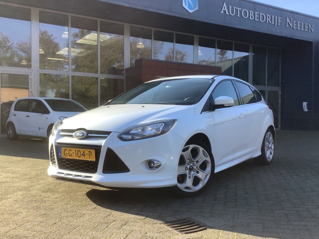 FORD FOCUS 1.6i Ecoboost HB 150 Pk Titanium Edition Sport, Autobedrijf  Neelen BV, Heesch