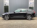 VOLVO V60 CC Cross Country 2.0 B5 AWD Plus I dealer onderhouden, Autobedrijf  Neelen BV, Heesch