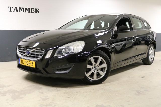 VOLVO V60 1.6 DRIVE SUMMUM LAGE KM./NAVI/CRUISE/TREKHAAK/STOEL VERWARMING/, Automobielbedrijf F.A. Tammer, Soesterberg