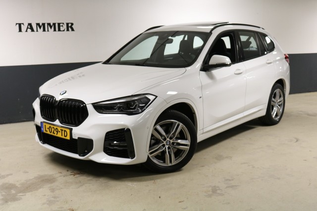 BMW X1 SDRIVE20I HIGH EXEC.M-Sport.  -KM:28335  -ZEER NETTE AUTO-PANO-Dealer Onderhouden, Automobielbedrijf F.A. Tammer, Soester