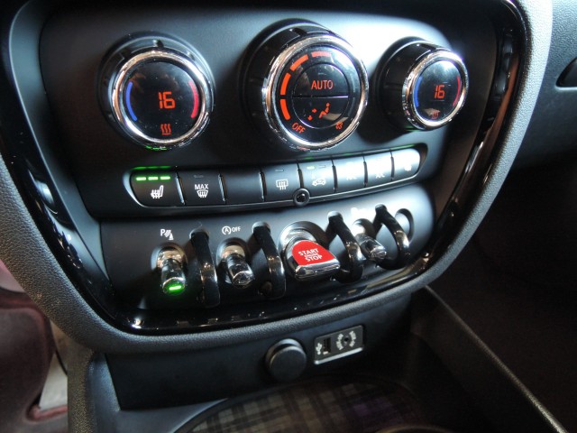 MINI CLUBMAN 1.5 ONE CHILI Serious  Business Autobedrijf Bloemendal, 6741 PE LUNTEREN