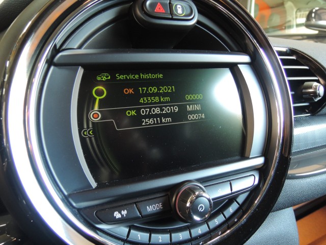 MINI CLUBMAN 1.5 ONE CHILI Serious  Business Autobedrijf Bloemendal, 6741 PE LUNTEREN