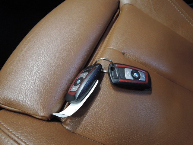 BMW 3-SERIE 320I HIGH EXECUTIVE Sport Line, NAVI,LEER , Autobedrijf Bloemendal, 6741 PE LUNTEREN