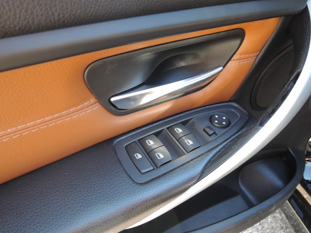 BMW 3-SERIE 320I HIGH EXECUTIVE Sport Line, NAVI,LEER , Autobedrijf Bloemendal, 6741 PE LUNTEREN
