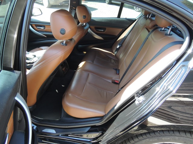 BMW 3-SERIE 320I HIGH EXECUTIVE Sport Line, NAVI,LEER , Autobedrijf Bloemendal, 6741 PE LUNTEREN