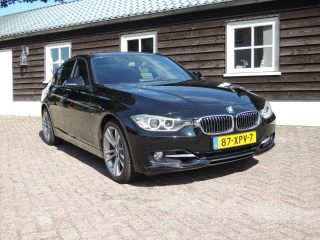 BMW 3-SERIE 320I HIGH EXECUTIVE Sport Line, NAVI,LEER , Autobedrijf Bloemendal, 6741 PE LUNTEREN