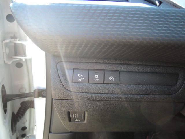 PEUGEOT 2008 1.2 VTI ACT. PACK PREMIUM Autobedrijf Bloemendal, 6741 PE LUNTEREN