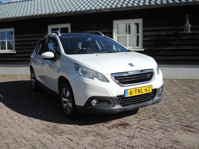 PEUGEOT 2008 1.2 VTI ACT. PACK PREMIUM Autobedrijf Bloemendal, 6741 PE LUNTEREN