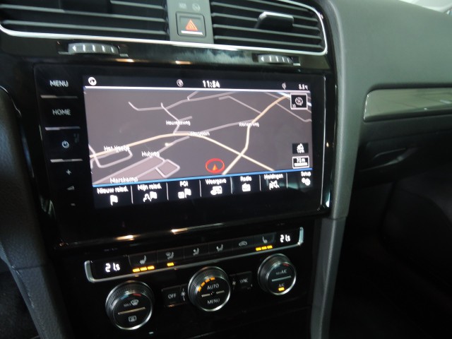 VOLKSWAGEN GOLF 2.0 TDI HL BNS R-LINE Autobedrijf Bloemendal, 6741 PE LUNTEREN
