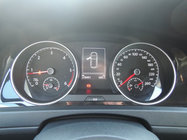 VOLKSWAGEN GOLF 2.0 TDI HL BNS R-LINE Autobedrijf Bloemendal, 6741 PE LUNTEREN