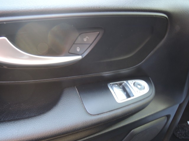 MERCEDES-BENZ V-KLASSE 220D LANG DC Autobedrijf Bloemendal, 6741 PE LUNTEREN