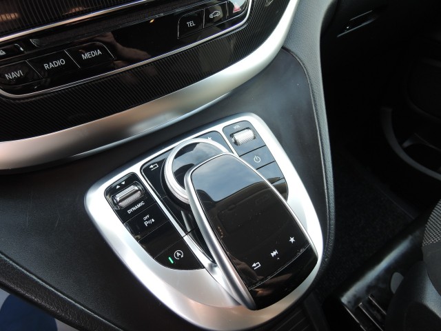 MERCEDES-BENZ V-KLASSE 220D LANG DC Autobedrijf Bloemendal, 6741 PE LUNTEREN