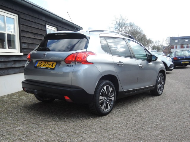 PEUGEOT 2008 1.2 PURET. BLUE LION Autobedrijf Bloemendal, 6741 PE LUNTEREN
