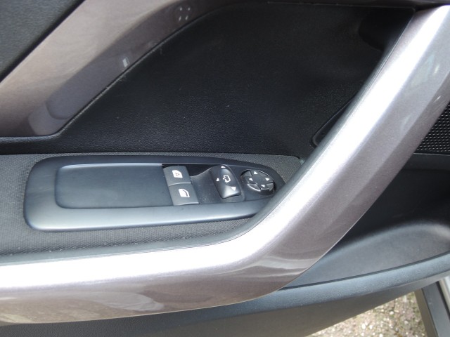 PEUGEOT 2008 1.2 PURET. BLUE LION Autobedrijf Bloemendal, 6741 PE LUNTEREN