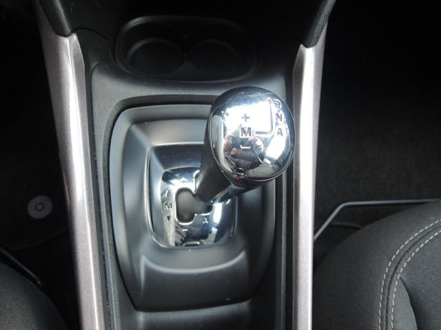 PEUGEOT 2008 1.2 PURET. BLUE LION Autobedrijf Bloemendal, 6741 PE LUNTEREN