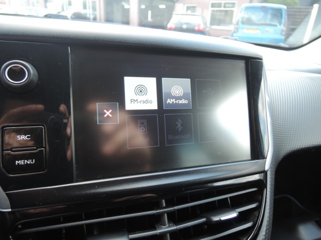 PEUGEOT 2008 1.2 PURET. BLUE LION Autobedrijf Bloemendal, 6741 PE LUNTEREN